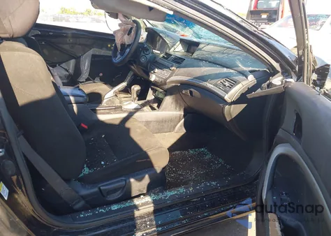 2011 Honda Accord 2.4 Ex z USA, uszkodzony, nr VIN 1HGCS1B73BA007840